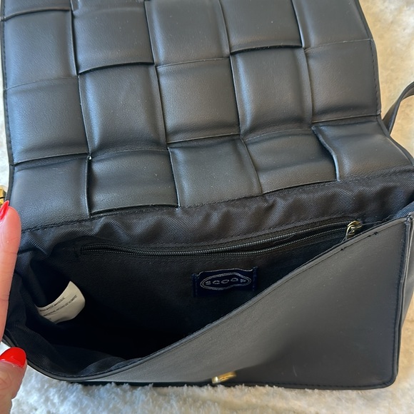 SCOOP Crossbody Purse - Picture 3 of 3